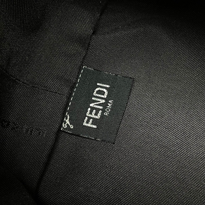 フェンディバッグ着用イメージ